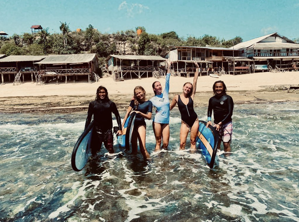 Pro surf school on the island